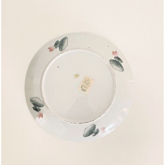 Vintage Chinese Porcelain Macau Hand Painted Lotus Flowers Plate 10" - Picture 7 of 8